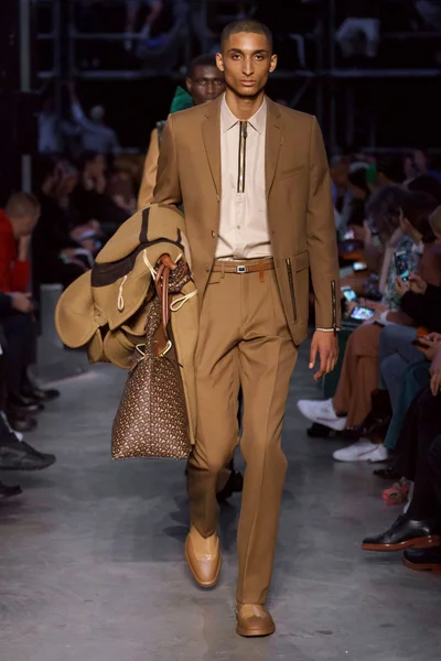 Look 57